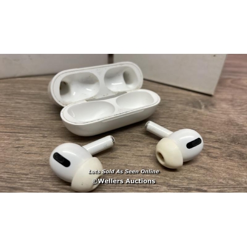 8443 - APPLE AIRPODS PRO WITH MAGSAFE CHARGING CASE (MLWK3ZM/A) / NO POWER / SIGNS OF USE / WITH CHARGER / ... 