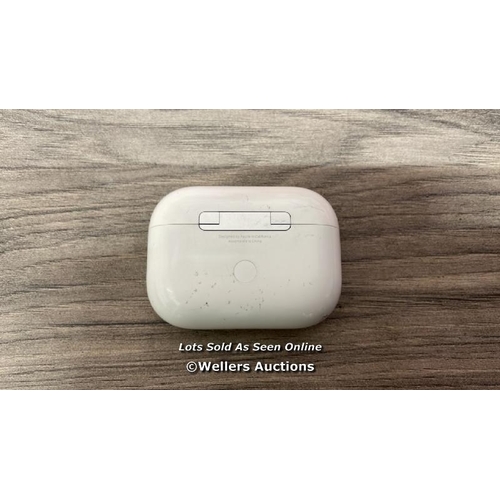 8444 - APPLE AIRPODS PRO (2ND GEN) / MQD83ZM/A / MAGSAFE CHARGING CASE WITH LANYARD LOOP / MINIMAL SIGNS OF... 