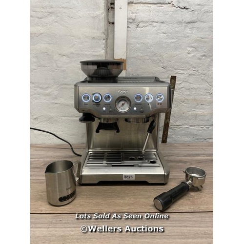 8026 - SAGE COFFEE MACHINE, WITH MILK JUG / POWERS UP / USED (NO VAT ON THE HAMMER PRICE) / T51