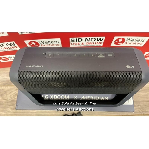 8031 - LG PN7 PORTABLE WIRELESS SPEAKER / POWERS UP / CONNECTS TO BLUETOOTH AND PLAYS MUSIC / WITH CHARGER ... 