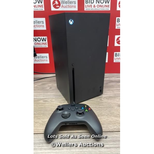 8462 - XBOX SERIES X 1TB SSD IN BLACK / APPEARS UNUSED / POWERS UP / CONNECTS TO MONITOR (MONITOR NOT INCLU... 