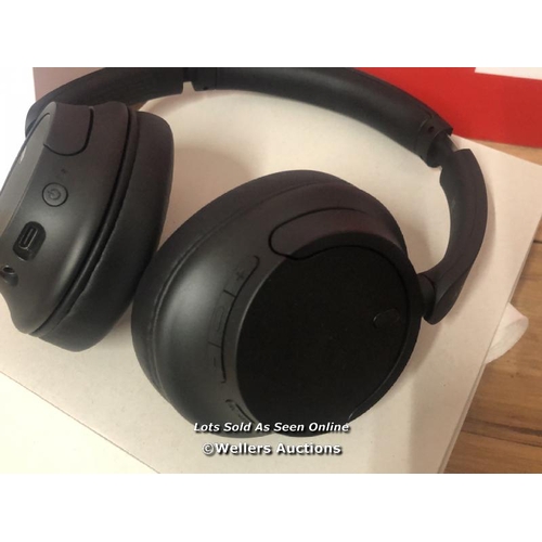 8470 - SONY WHCH720NB NOISE CANCELLING OVEREAR HEADPHONES / POWERS UP, CONNECTS TO BLUETOOTH AND APPEARS FU... 