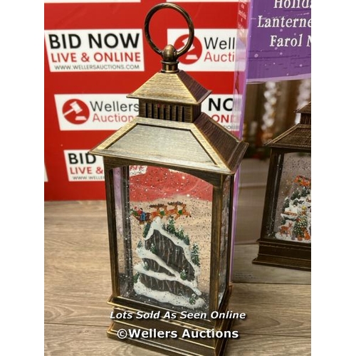 2004 - 13 INCH (35CM) CHRISTMAS SCENE LANTERN WITH LED LIGHTS / APPEARS NEW OPEN BOX / E84