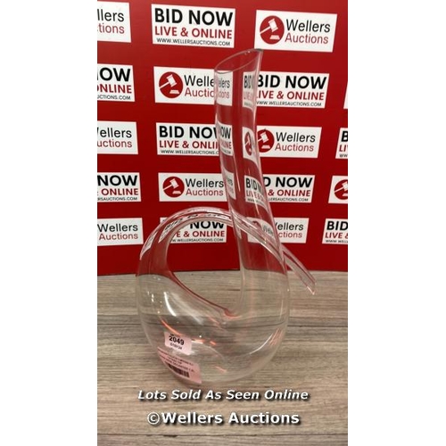 2049 - SWAN WINE DECANTER 1.2L / MINIMAL SIGNS OF USE / E85