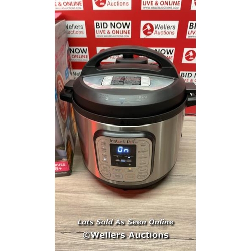 2111 - INSTANT POT DUO 8, 7-IN-1 MULTI COOKER 7.6L / POWERS UP / SIGNS OF USE / E63