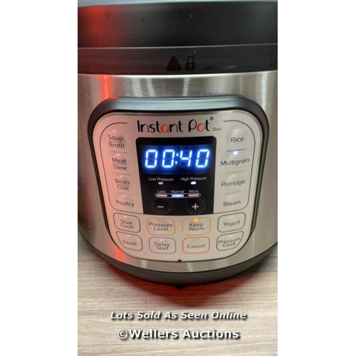 2156 - INSTANT POT DUO 8, 7-IN-1 MULTI COOKER 7.6L / POWERS UP / SIGNS OF USE / E26