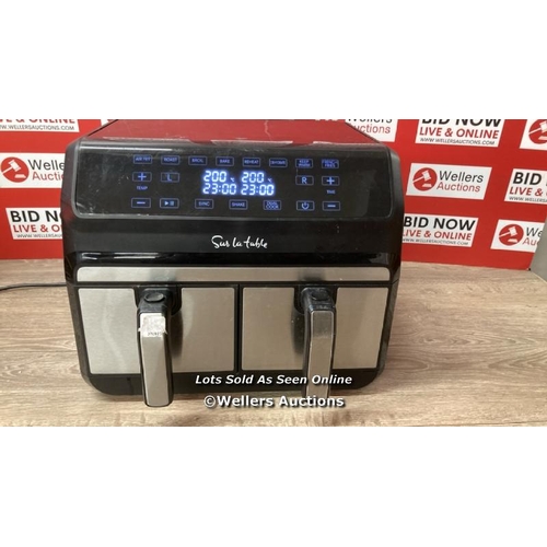 2193 - SUR LA TABLE AIR FRYER / POWERS UP / SIGNS OF USE / E64