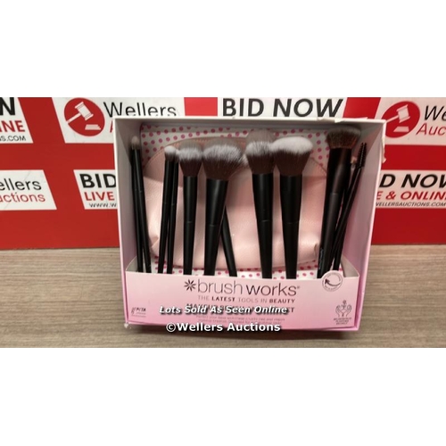 4140 - BRUSHWORKS MAKE UP BRUSH & BAG SET, 12 BRUSHES & BAG / MINIMAL SIGNS OF USE / A8