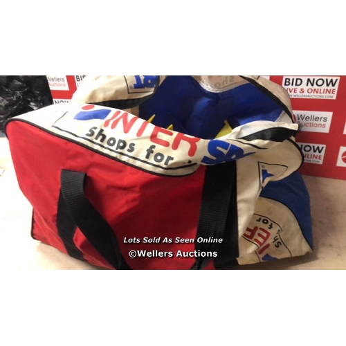 5051 - SPORTS BAG FULL OF FIELD MARKERS / PRE-OWNED / NO VAT ON THE HAMMER PRICE / B10