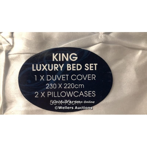 5129 - 12X SIGNATURE KING SIZE BED SET, NEW OPENED PACKAGE / NO VAT ON THE HAMMER PRICE / C18