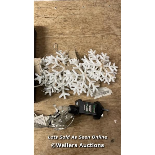 5795 - JOHN LEWIS LED SNOWFLAKE WINDOW LIGHTS, WHITE / UNTESTED / MINIMAL SIGNS OF USE / S35 [44929]