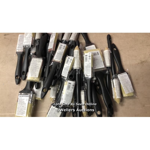 5885 - 32X ASSORTED NEW PAINT BRUSHES  / NO VAT ON THE HAMMER PRICE / C19