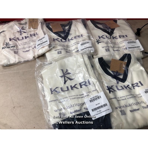 5928 - 5X NEW KURKRI YOUTH SLEEVLESS CRICKET FLEECE SIZE 13-14YR AND 9-10YR / NO VAT ON THE HAMMER PRICE / ... 