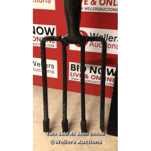 5935 - SILVERLINE BOARDER FORK AND SPADE SET  / NO VAT ON THE HAMMER PRICE / C14