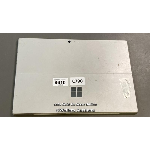 9610 - MICROSOFT 1796 / 8GB RAM / 250GB HD / I7-7660U @ 2.50GHZ / SN: 027234382553 - FAULTY DISPLAY / PROFE... 