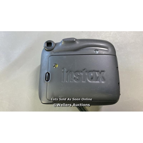 9766 - FUJIFILM INSTAX MINI 11 CAMERA