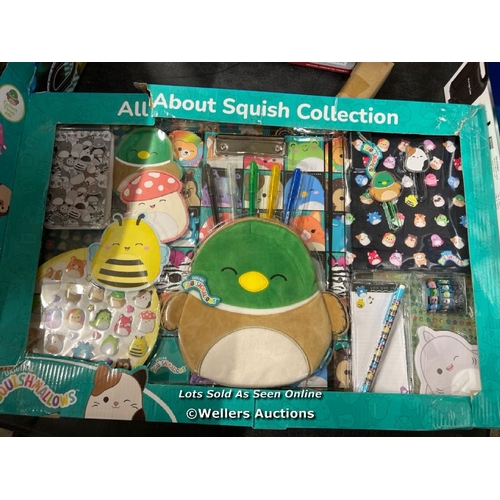 6046 - SQUASHMALLOWS STATIONARY SET / NEW, OPEN BOX / C35