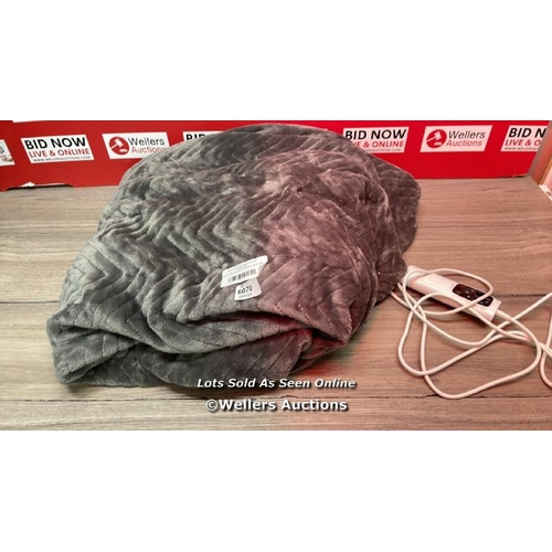 6070 - FAUX FUR HEATED THROW (120 X 160) / NO POWER / SIGNS OF USE / C37