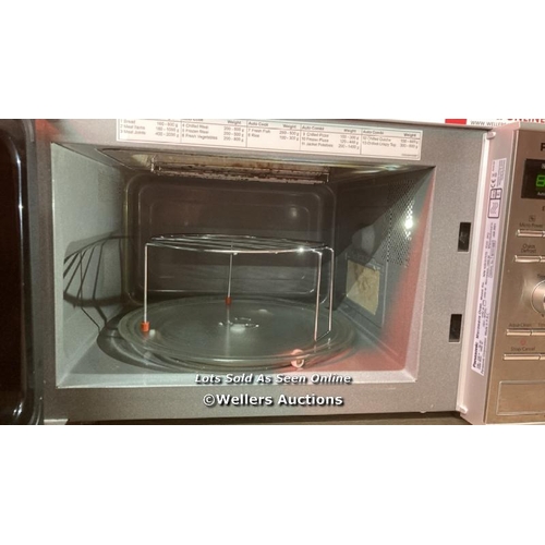 6106 - PANASONIC GRILL MICROWAVE (NN-GD37HSBPQ) / POWERS UP / SIGNS OF USE / C30