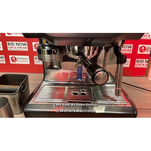 6125 - SAGE THE ORACLE TOUCH AUTOMATIC BEAN TO CUP COFFEE MACHINE (SES990BSS2G1UK1) / POWERS UP / SIGNS OF ... 