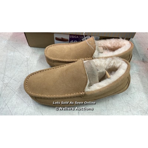 6251 - GENTS NEW & BOXED KIRKLAND SIGNATURE SUEDE SLIPPERS / UK 8 / B25