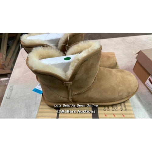 6252 - LADIES NEW & BOXED KIRKLAND SIGNATURE SHEARLING SLIPPERS / UK 8 / E26