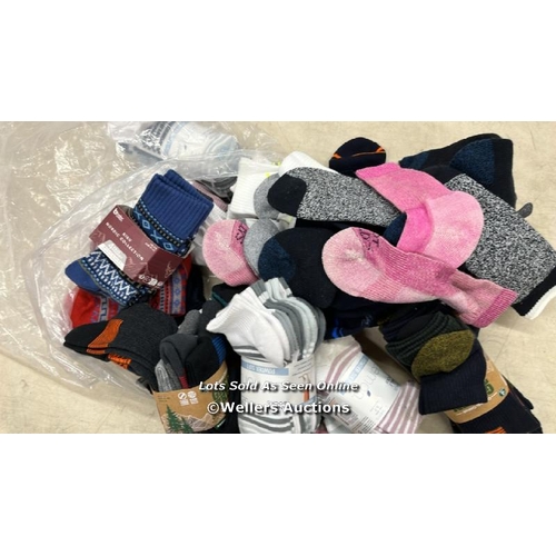 6259 - NEW MIXED SOCKS INCL. GREENTREAT, LEMON, PUMA AND MORE / MIXED SIZES / E25