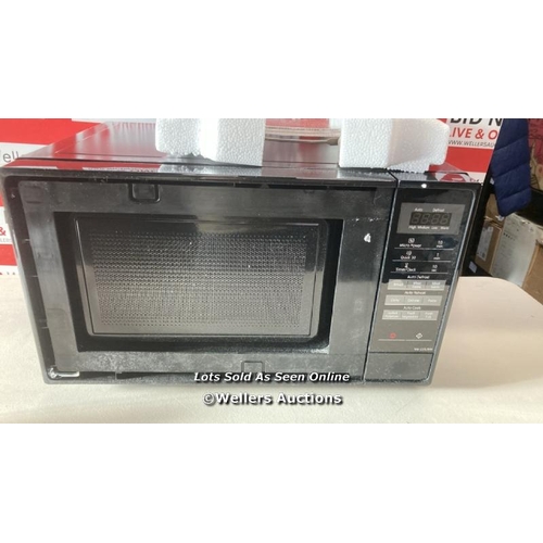 7060 - PANASONIC NN-E28JBMBPQ MICROWAVE OVEN, BLACK / POWERS UP / GLASS FRONT BROKEN / SIGNS OF USE / G13