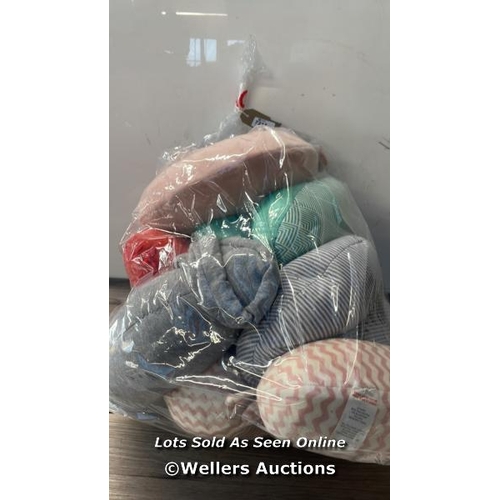 7215 - BAG OF TRAVEL PILLOWS