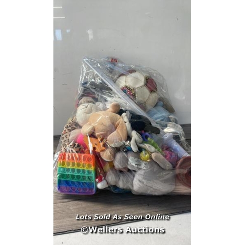 7223 - BAG OF TOYS