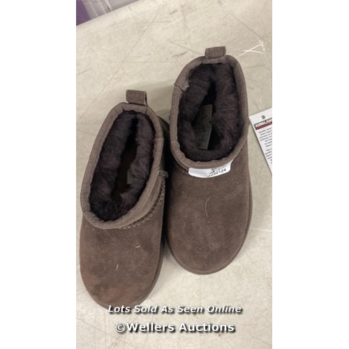 416 - CHILDRENS NEW ANKLE SHEARLING BOOTS / UK 11