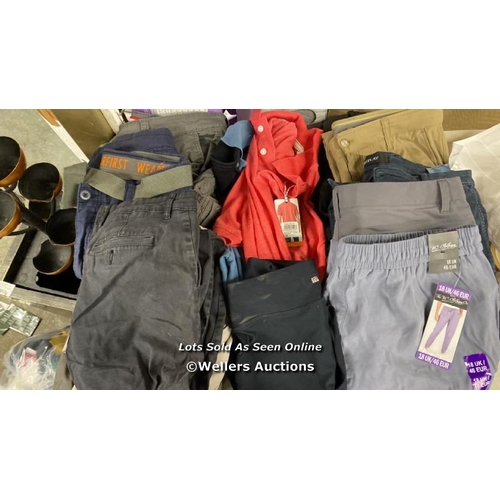 431 - SELECTION OF NEW AND PRE OWNED CLOTHING INCL. REPLAY JEANS AND B.C CLOTHING