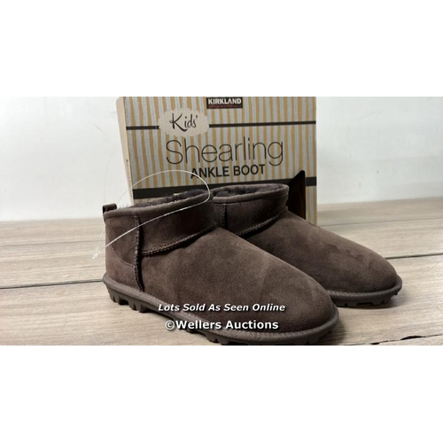 446 - CHILDRENS NEW ANKLE SHEARLING BOOTS / UK 4