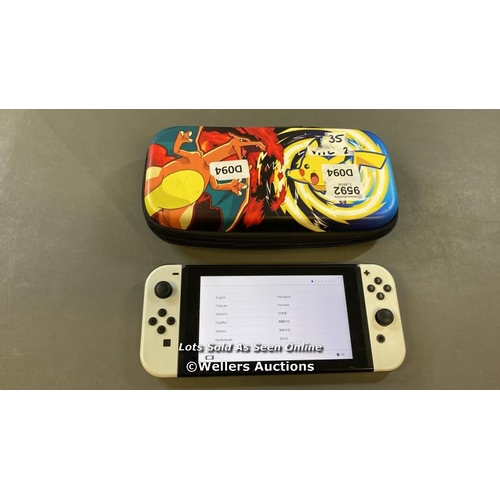 9592 - NINTENDO SWITCH HAC-001, SN: XKJ70040220829 INCL. CASE / RESTORED TO FACTORY DEFAULTS