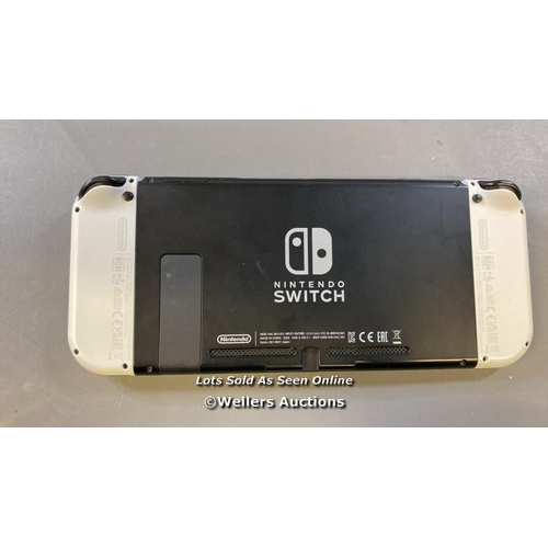 9592 - NINTENDO SWITCH HAC-001, SN: XKJ70040220829 INCL. CASE / RESTORED TO FACTORY DEFAULTS