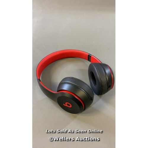 9601 - APPLE BEATS SOLO3 HEADPHONES MODEL A1796