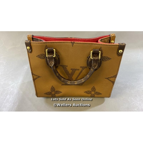 9766 - LOUIS VUITTON HANDBAG