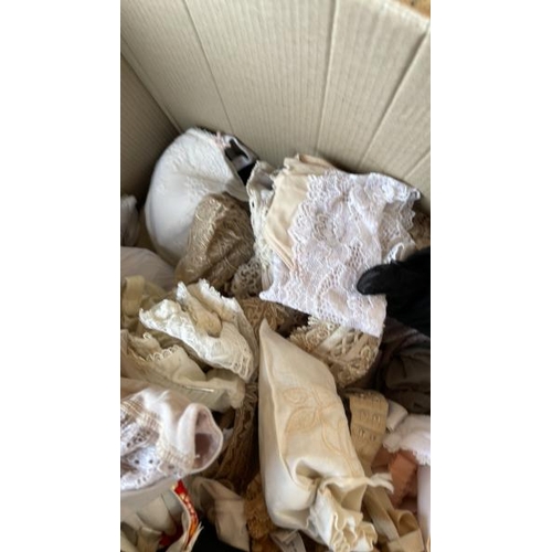 28 - BOX OF PRE-OWNED LADIES BRAS, MIXED SIZES, COTAINER NO: 10030 / LOT LOCATION: WEYBRIDGE (KT13)