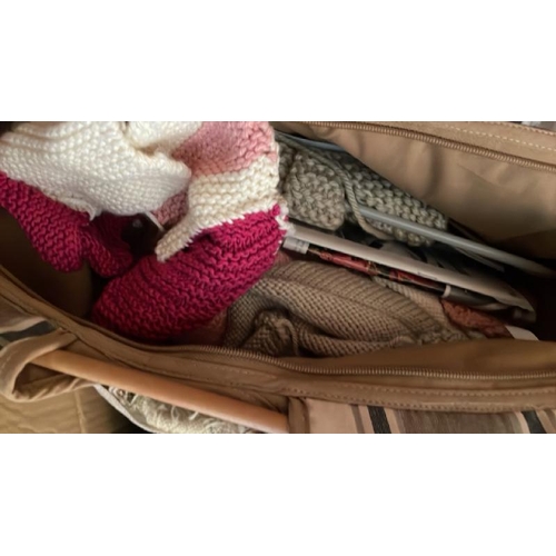 41 - BOX OF KNITTING SUPPLIES, CONTAINER NO: 10030 / LOT LOCATION: WEYBRIDGE (KT13)