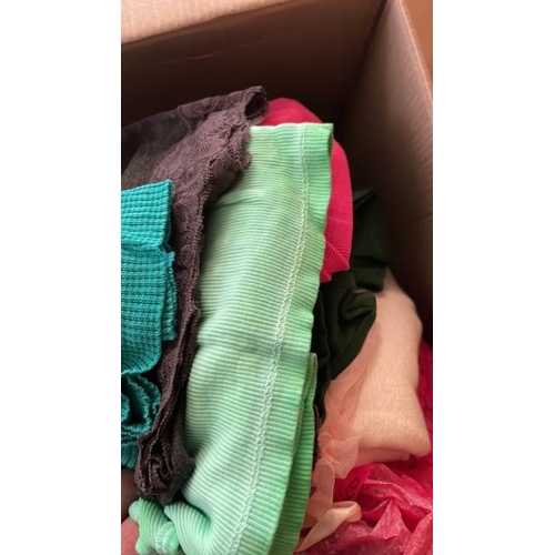 49 - BOX FULL OF PRE-OWNED LADIES CLOTHING INC. JIGSAW, CONTAINER NO: 10030 / LOT LOCATION: WEYBRIDGE (KT... 