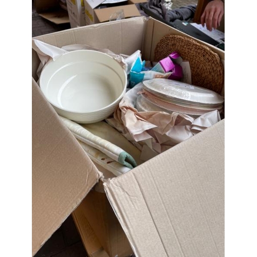 65 - BOX OF KITCHENWARE AND DISHES, CONTAINER NO: 10030 / LOT LOCATION: WEYBRIDGE (KT13)