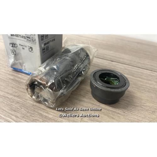 8010 - SHIMANO SM-BB71-41A BOTTOM BRACKET / MINIMAL SIGNS OF USE / A21