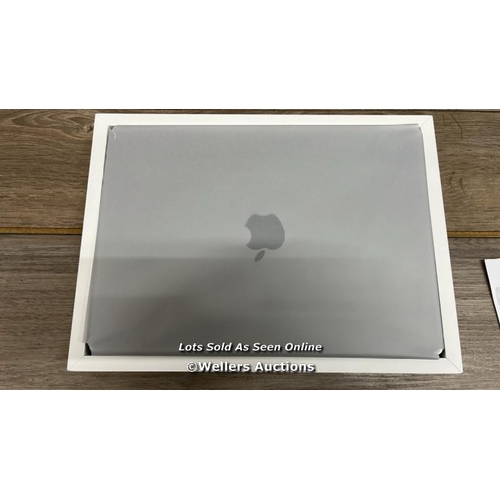 8216 - APPLE MACBOOK PRO 14