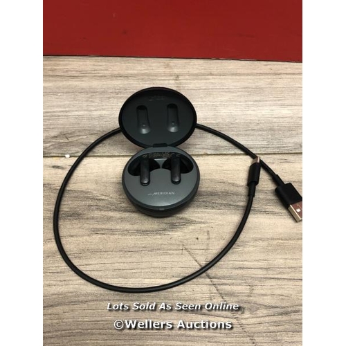 8229 - LG UFP5 WIRELESS EARBUDS / POWERS UP & CONNECTS TO BLUETOOTH WITH SOUND, POOR SOUND QUALITY, SIGNES ... 