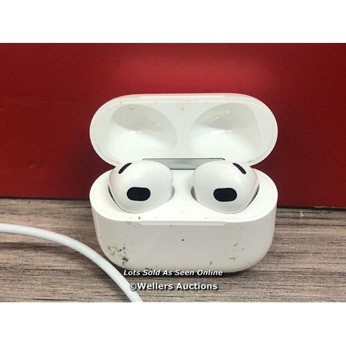 8233 - APPLE AIRPODS 3RD GEN WITH MAGSAFE CHARGING CASE (MME73ZM/A) / POWERS UP & CONNECTS TO BLUETOOTH WIT... 