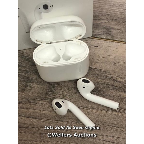 8243 - APPLE AIRPODS / 2ND GEN / WITH CHARGING CASE / MV7N2ZMA / POWERS UP & CONNECTS TO BLUETOOTH WITH SOU... 