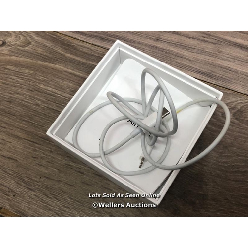 8243 - APPLE AIRPODS / 2ND GEN / WITH CHARGING CASE / MV7N2ZMA / POWERS UP & CONNECTS TO BLUETOOTH WITH SOU... 