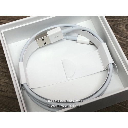 8244 - APPLE AIRPODS / 2ND GEN / WITH CHARGING CASE / MV7N2ZMA / POWERS UP, DOES NOT CONNECT TO BLUETOOTH, ... 