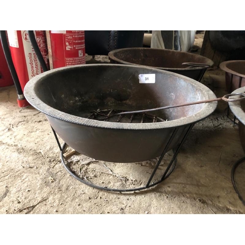 31 - 2X METAL FIREPITS, 23CM (H) X 51CM (DIA) / LOT LOCATION: LLANSANTFFRAID, POWYS, WALES