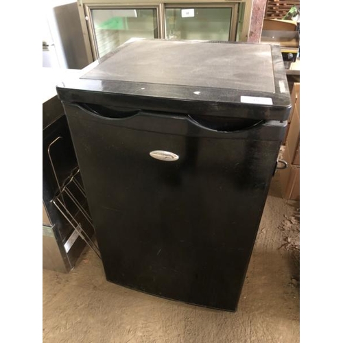 35 - WHIRLPOOL RE127 BAR FRIDGE, 240V, 85CM (H) X 55CM (W) X 56CM (D) / LOT LOCATION: LLANSANTFFRAID, POW... 